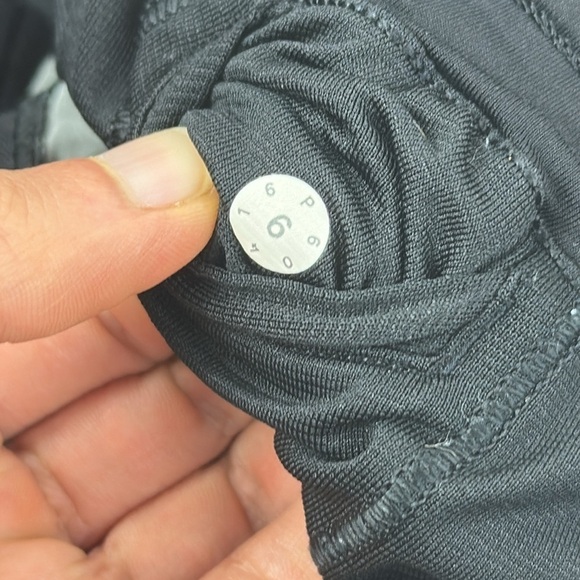 Lululemon Hotty Hot Short (Reflective) Frozen Fizz Reflective Silver - Picture 5 of 6